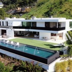 John Legend si Chrissy Teigen cumpara o casa Benedict Canyon in valoare de 17,5 milioane de dolari