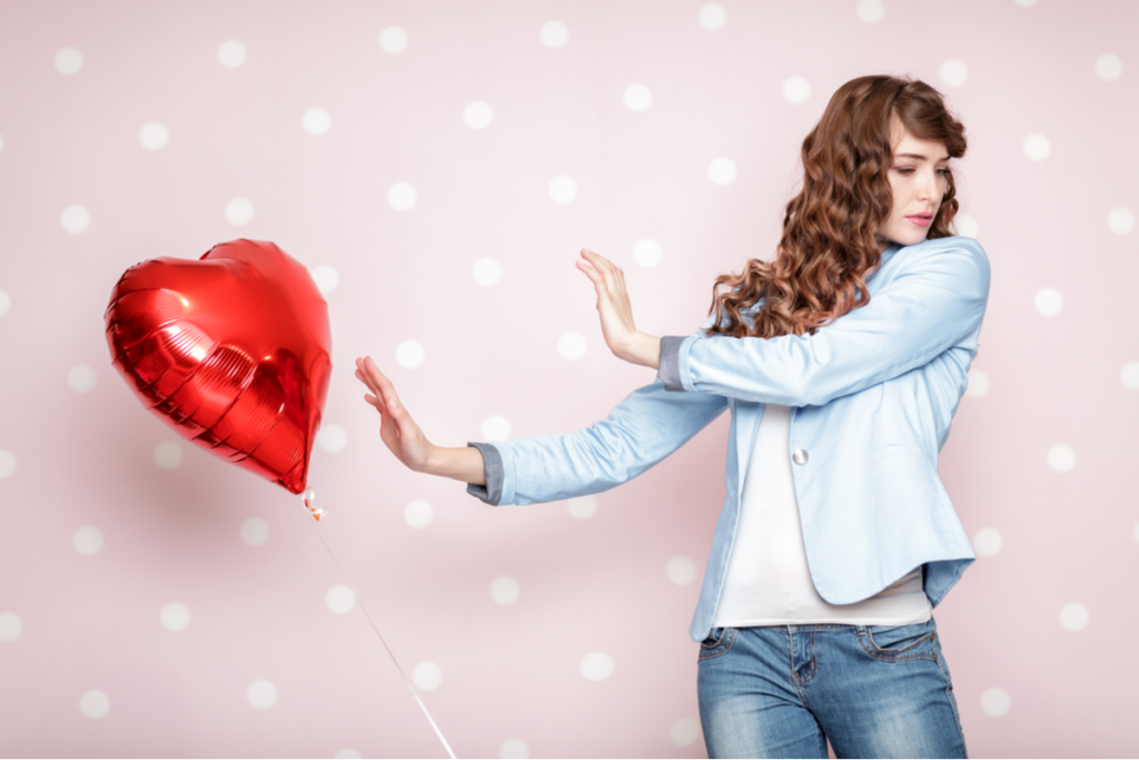 mujer-rechazando-el-amor-rom-c3-a1ntico-1024×683.jpg