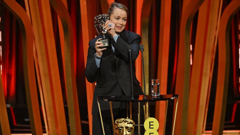 Samantha Morton detine premiul pentru bursa.  Foto: Kate Green/BAFTA/Getty Images pentru BAFTA